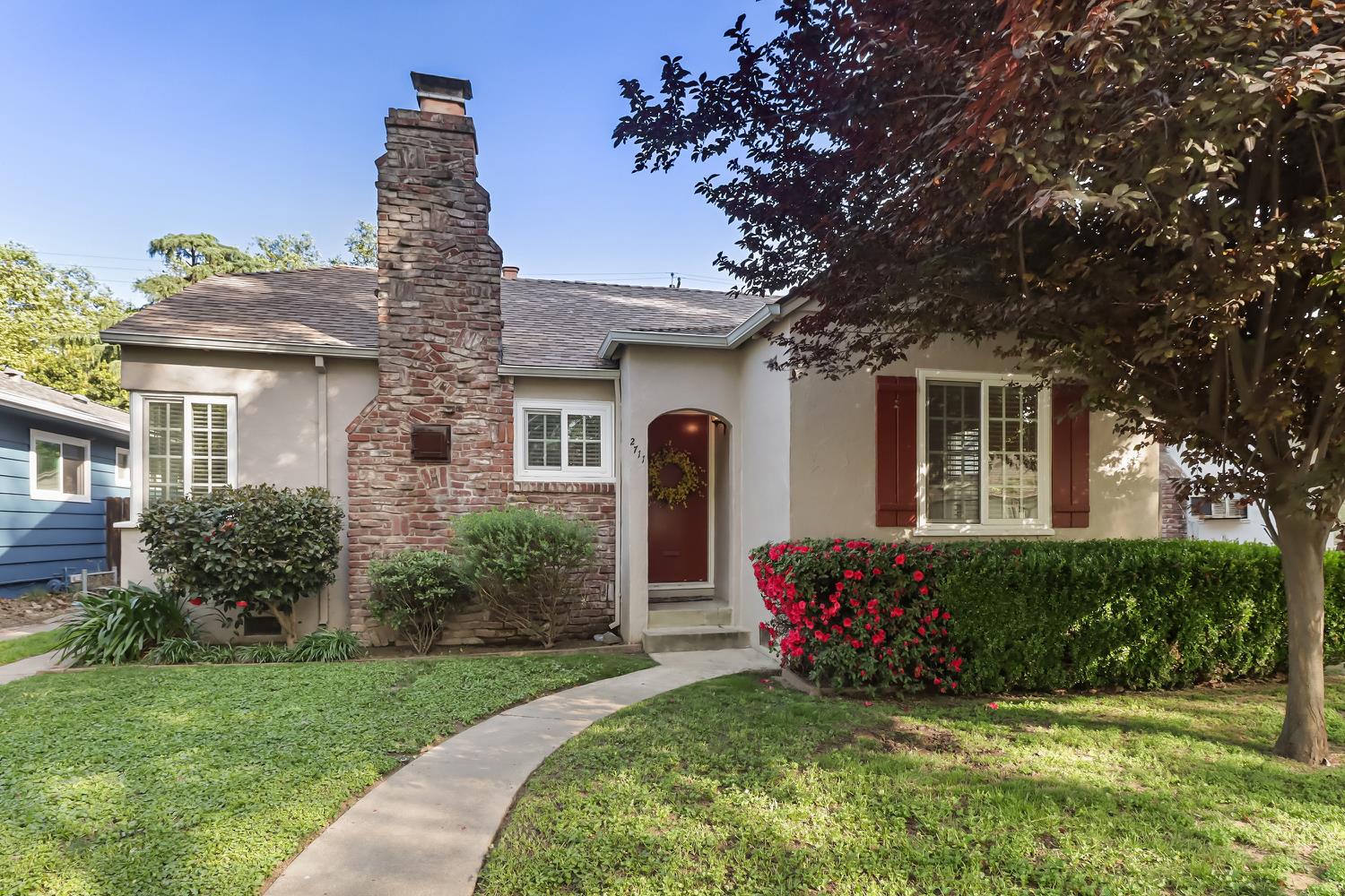 Pending, 2 Bedrooms, 1 Bathrooms, Single Family Home, Sacramento Land Park, 2711 17th St, Sacramento, CA 95818, Beth Christensen, Dunnigan Realtors, Top Agent