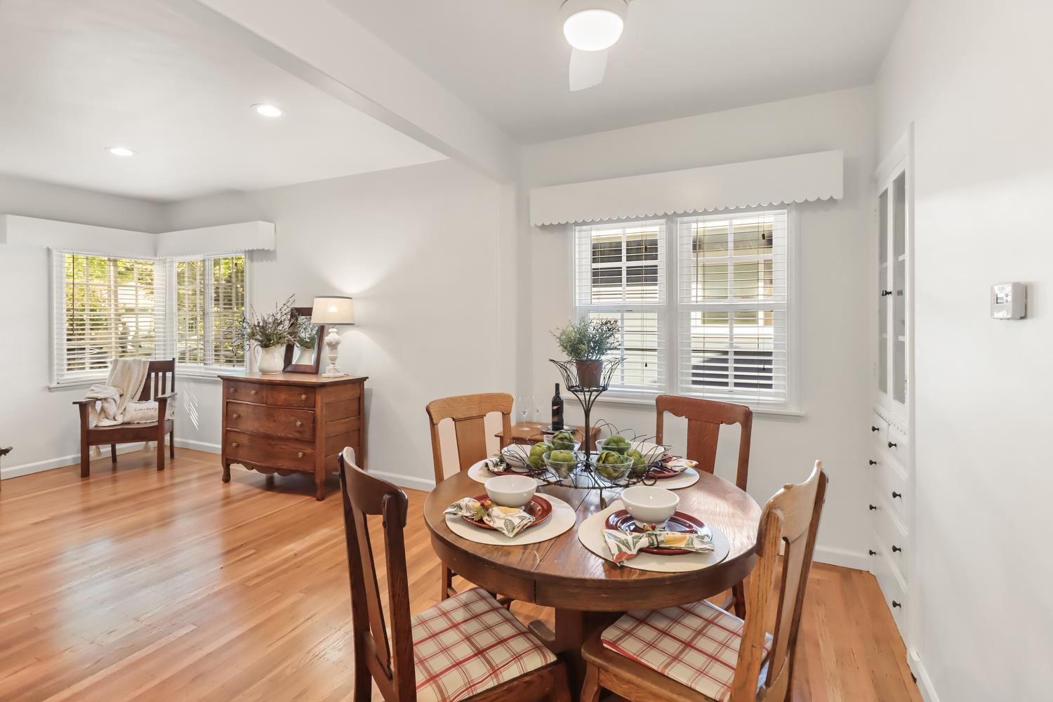 Pending, 2 Bedrooms, 1 Bathrooms, Single Family Home, Sacramento Land Park, 2711 17th St, Sacramento, CA 95818, Beth Christensen, Dunnigan Realtors, Top Agent