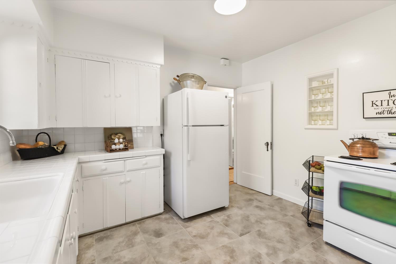 Pending, 2 Bedrooms, 1 Bathrooms, Single Family Home, Sacramento Land Park, 2711 17th St, Sacramento, CA 95818, Beth Christensen, Dunnigan Realtors, Top Agent