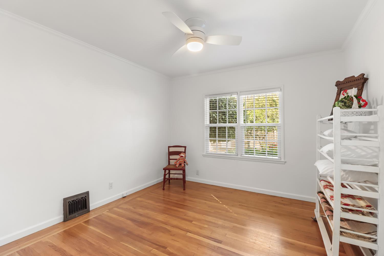 Pending, 2 Bedrooms, 1 Bathrooms, Single Family Home, Sacramento Land Park, 2711 17th St, Sacramento, CA 95818, Beth Christensen, Dunnigan Realtors, Top Agent