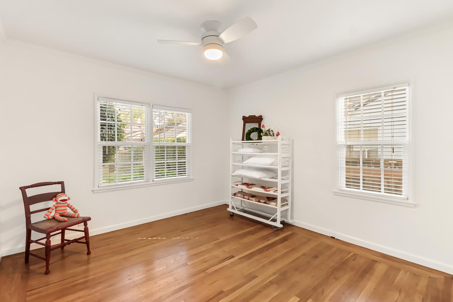 Pending, 2 Bedrooms, 1 Bathrooms, Single Family Home, Sacramento Land Park, 2711 17th St, Sacramento, CA 95818, Beth Christensen, Dunnigan Realtors, Top Agent