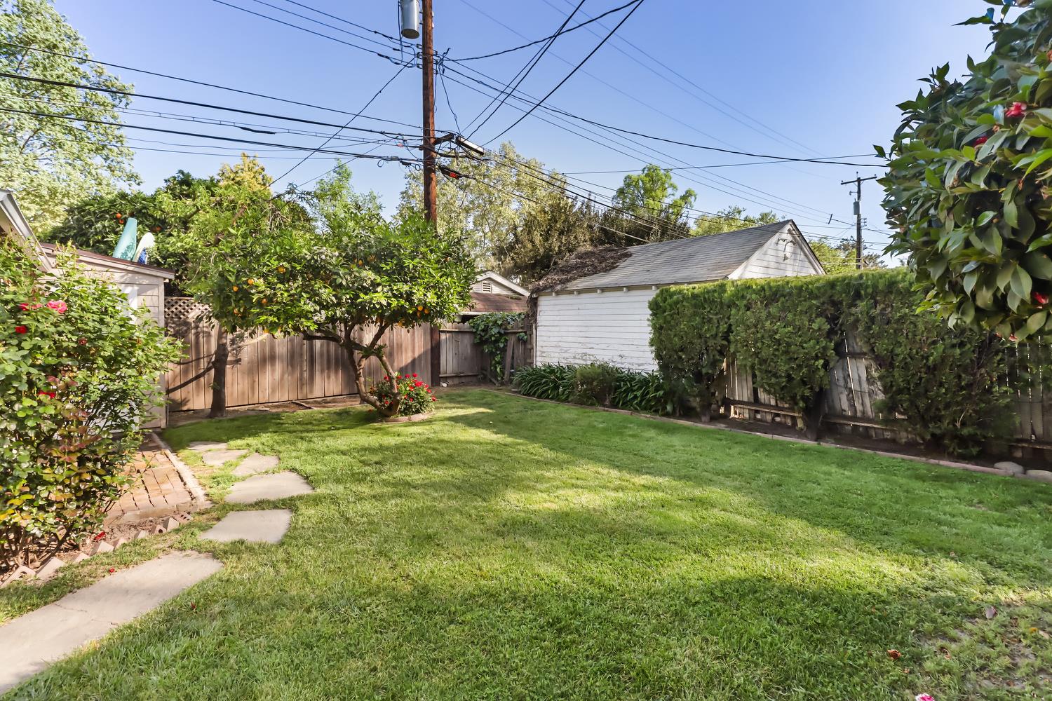 Pending, 2 Bedrooms, 1 Bathrooms, Single Family Home, Sacramento Land Park, 2711 17th St, Sacramento, CA 95818, Beth Christensen, Dunnigan Realtors, Top Agent