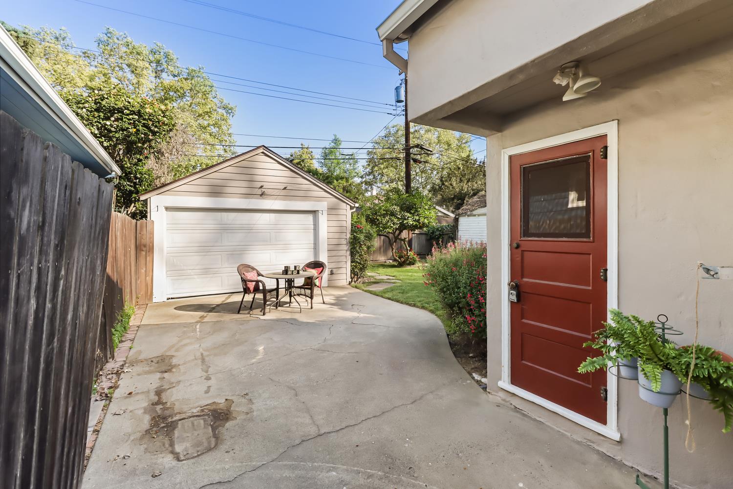 Pending, 2 Bedrooms, 1 Bathrooms, Single Family Home, Sacramento Land Park, 2711 17th St, Sacramento, CA 95818, Beth Christensen, Dunnigan Realtors, Top Agent