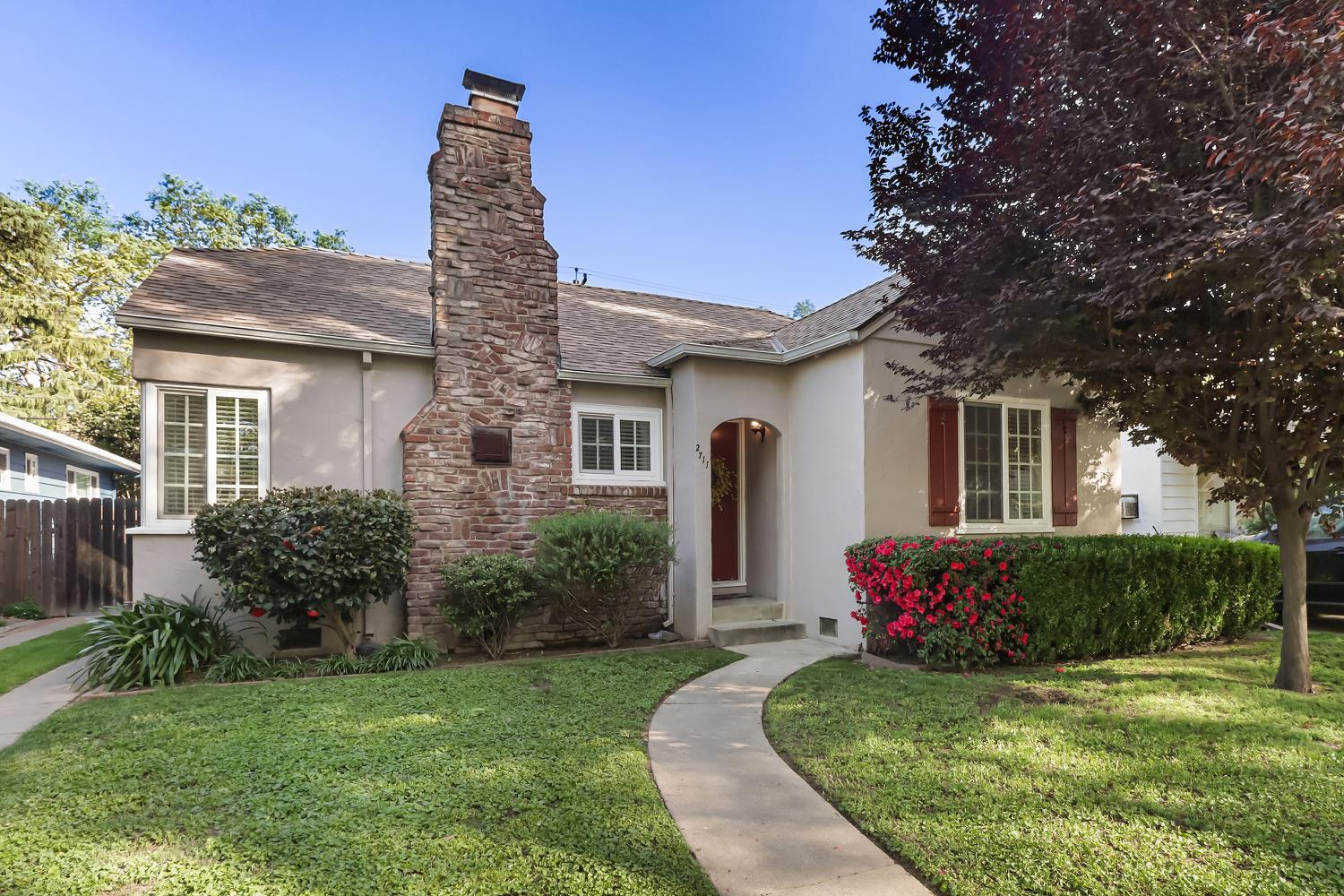 Pending, 2 Bedrooms, 1 Bathrooms, Single Family Home, Sacramento Land Park, 2711 17th St, Sacramento, CA 95818, Beth Christensen, Dunnigan Realtors, Top Agent