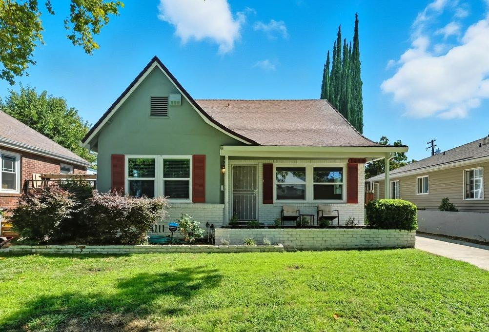 Sold, 4 Bedrooms, 2 Bathrooms, Single Family Home, East Sacramento & Vicinity, 1423 54th St, Sacramento, CA 95819-4202, Beth Christensen, Dunnigan Realtors, Top Agent Sold, 4 Bedrooms, 2 Bathrooms, Single Family Home, East Sacramento & Vicinity, 1423 54th St, Sacramento, CA 95819-4202, Beth Christensen, Dunnigan Realtors, Top Agent