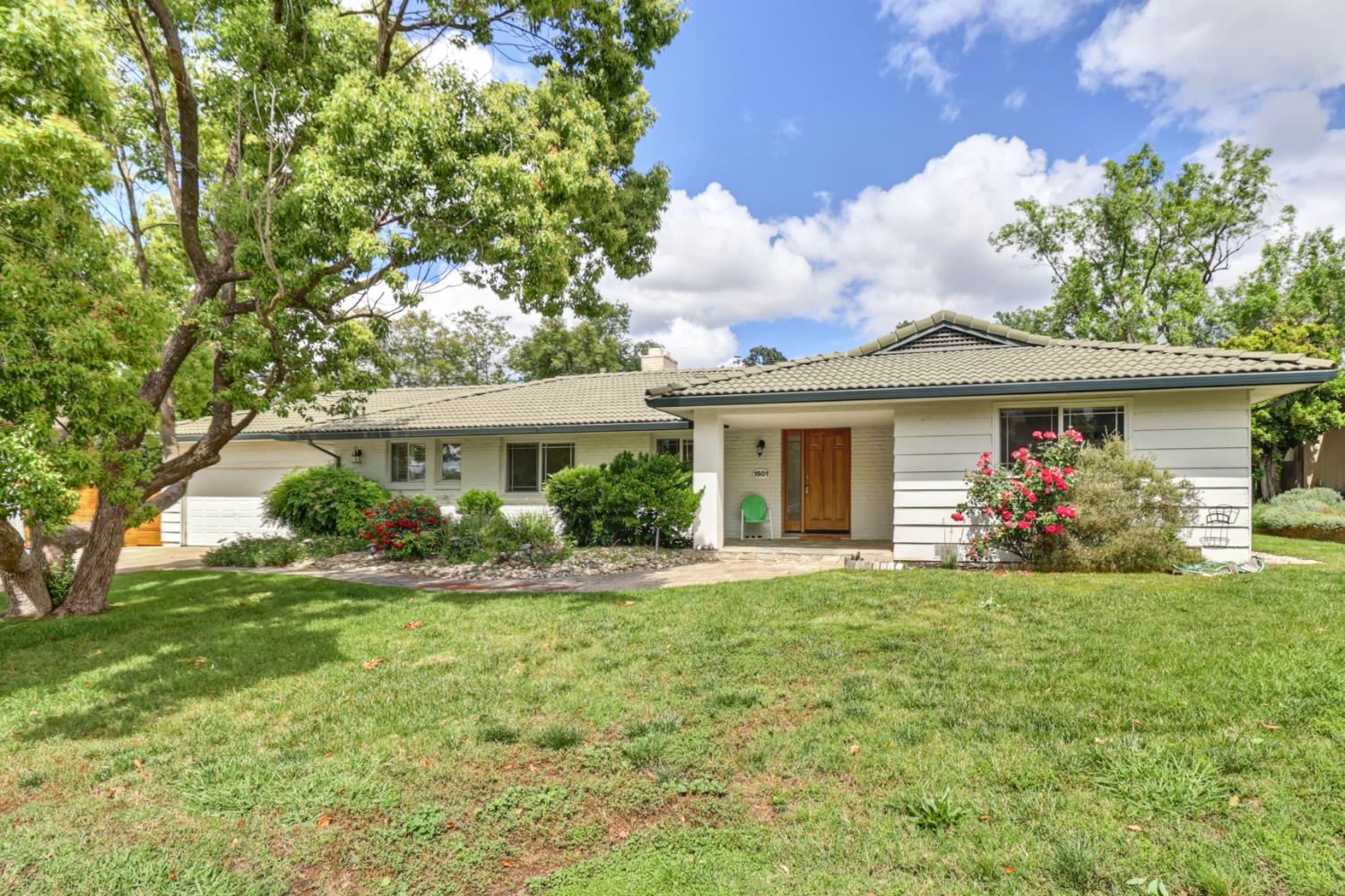 Active, 4 Bedrooms, 3 Bathrooms, Single Family Home, Carmichael, Del Dayo Estates, 1501 Elsdon Cir, Carmichael, CA 95608-6014, Beth Christensen, Dunnigan Realtors, Top Agent