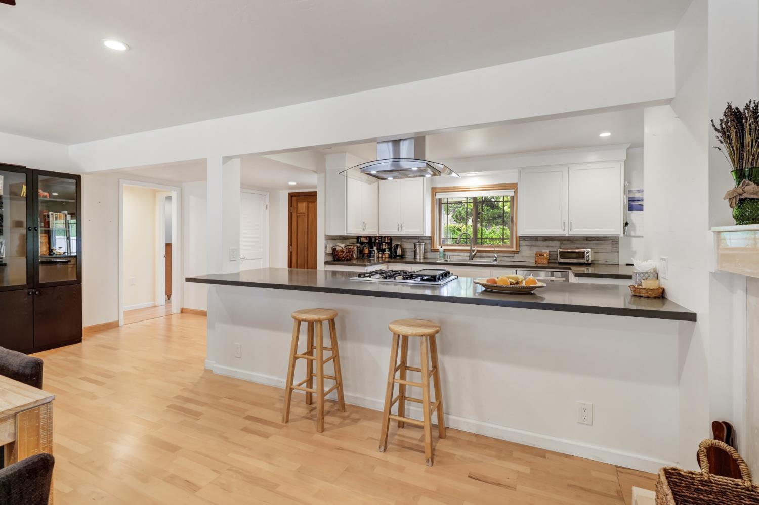 Active, 4 Bedrooms, 3 Bathrooms, Single Family Home, Carmichael, Del Dayo Estates, 1501 Elsdon Cir, Carmichael, CA 95608-6014, Beth Christensen, Dunnigan Realtors, Top Agent