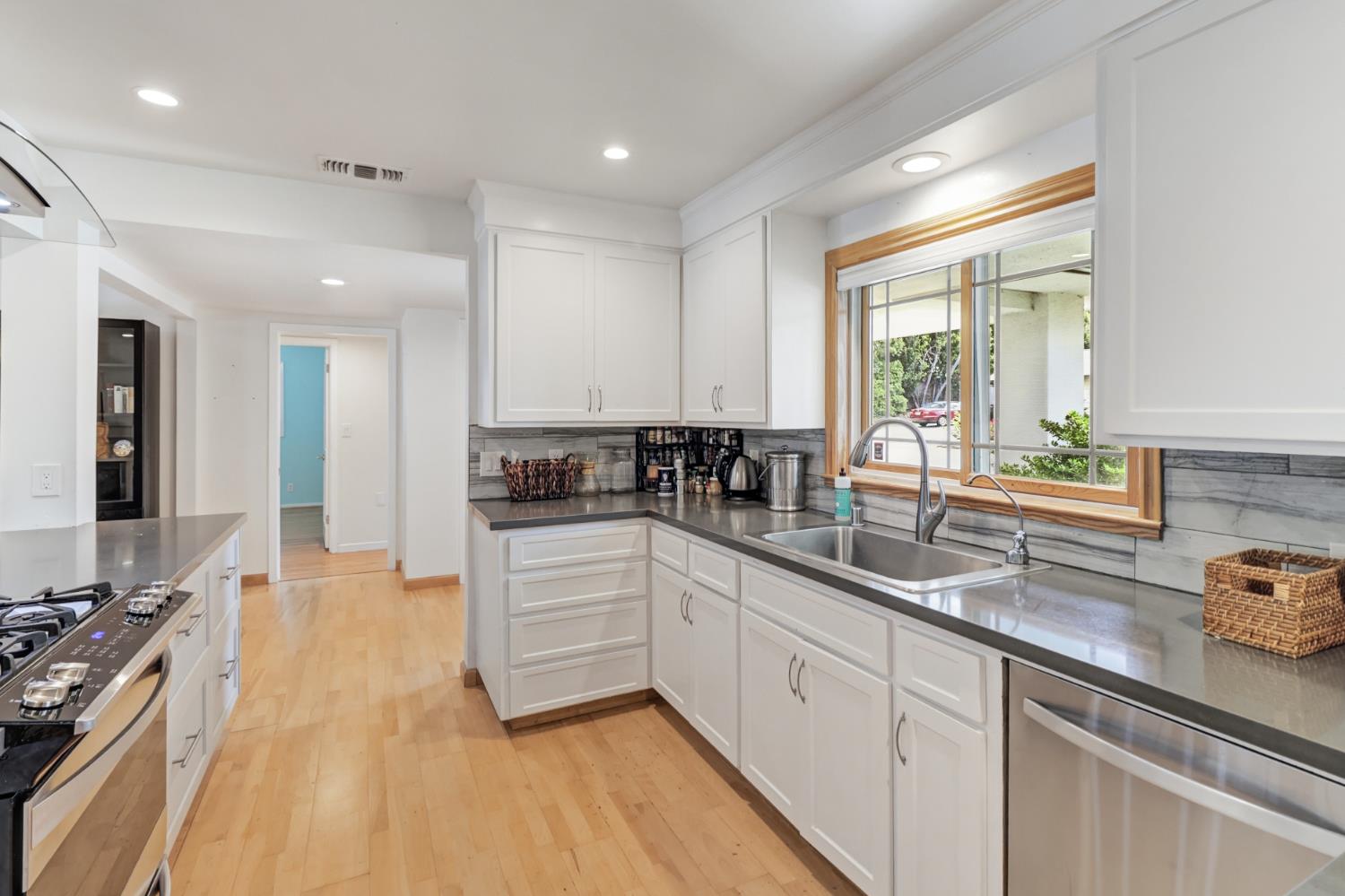 Active, 4 Bedrooms, 3 Bathrooms, Single Family Home, Carmichael, Del Dayo Estates, 1501 Elsdon Cir, Carmichael, CA 95608-6014, Beth Christensen, Dunnigan Realtors, Top Agent