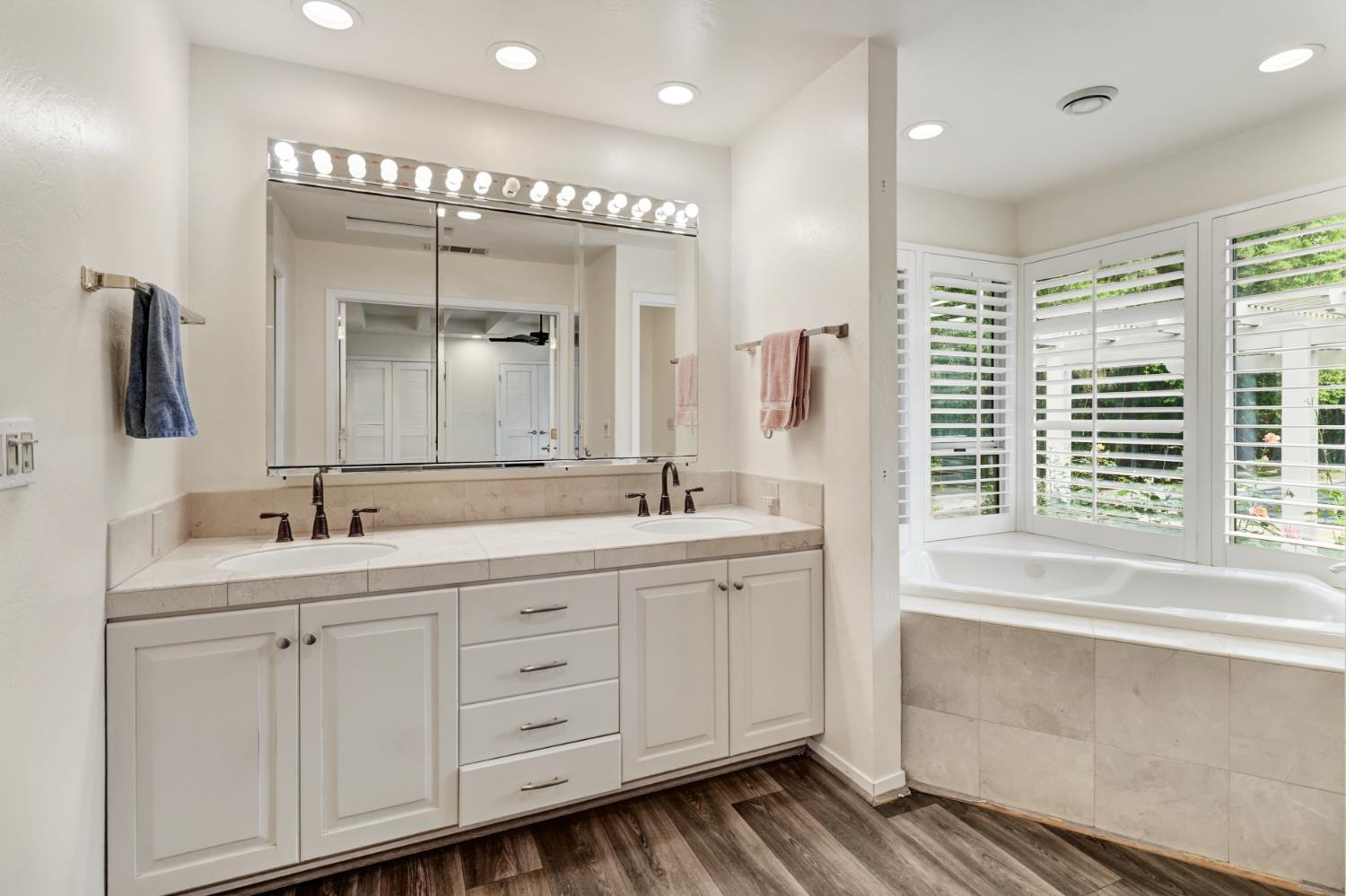 Active, 4 Bedrooms, 3 Bathrooms, Single Family Home, Carmichael, Del Dayo Estates, 1501 Elsdon Cir, Carmichael, CA 95608-6014, Beth Christensen, Dunnigan Realtors, Top Agent