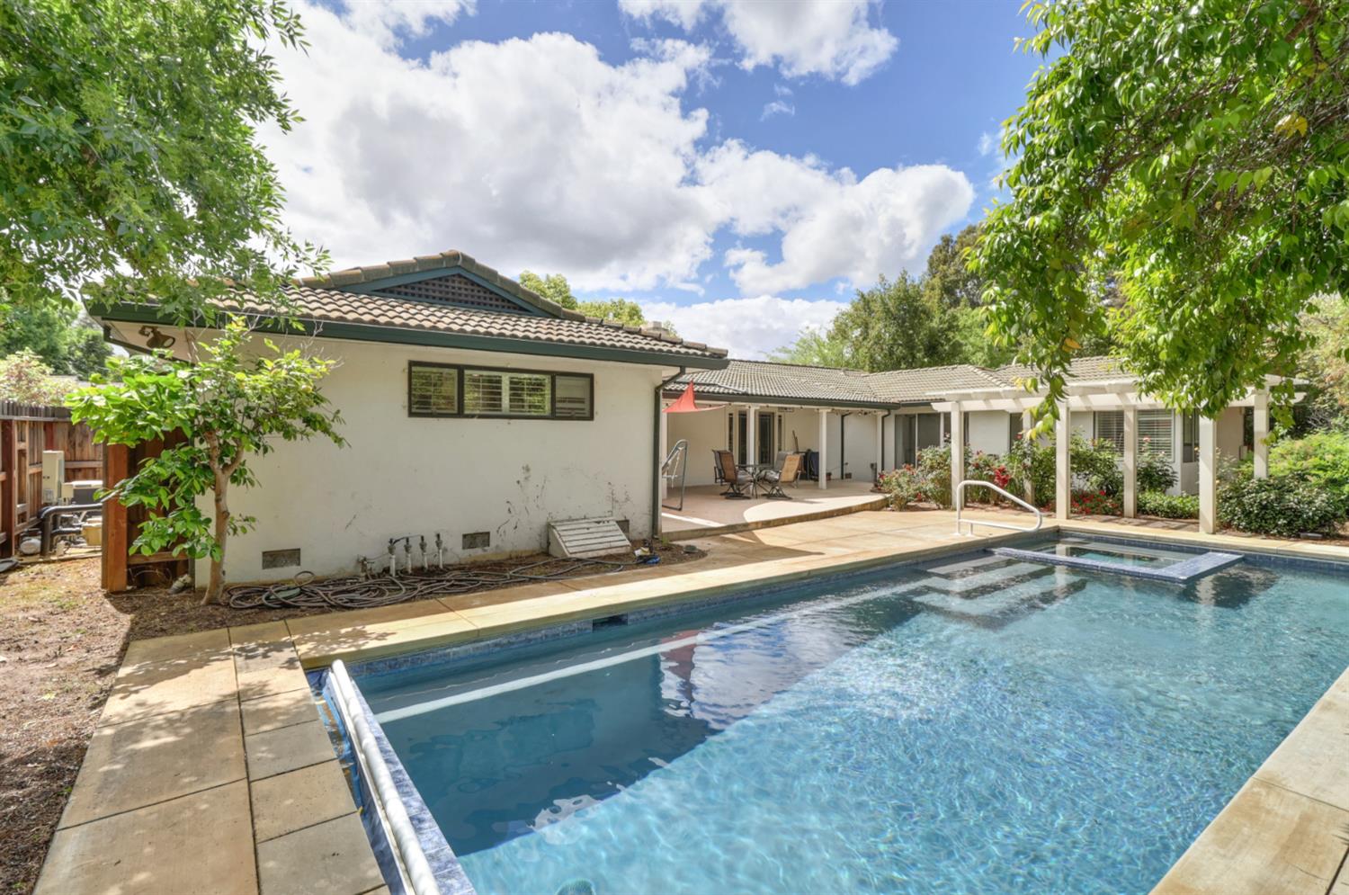 Active, 4 Bedrooms, 3 Bathrooms, Single Family Home, Carmichael, Del Dayo Estates, 1501 Elsdon Cir, Carmichael, CA 95608-6014, Beth Christensen, Dunnigan Realtors, Top Agent