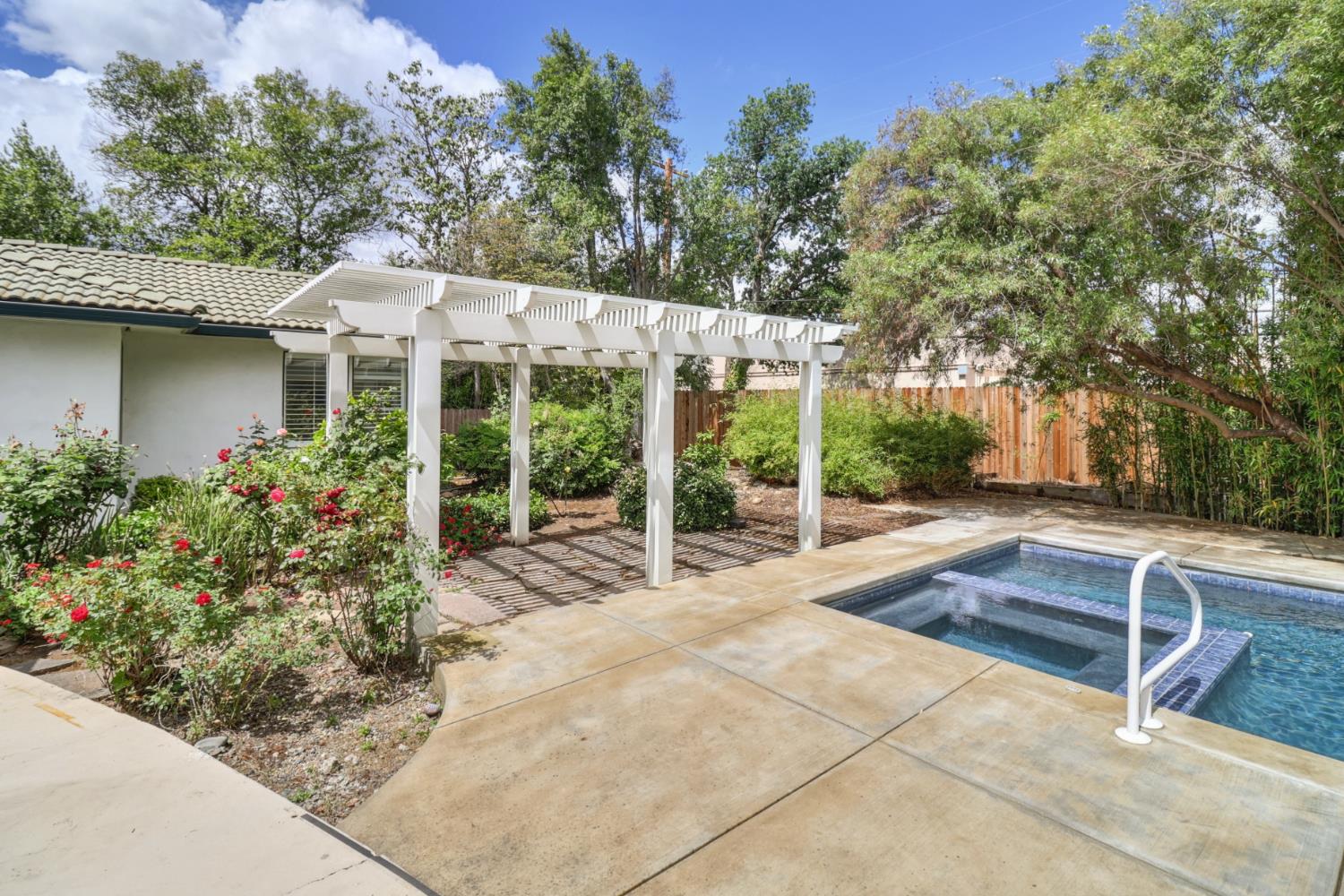 Active, 4 Bedrooms, 3 Bathrooms, Single Family Home, Carmichael, Del Dayo Estates, 1501 Elsdon Cir, Carmichael, CA 95608-6014, Beth Christensen, Dunnigan Realtors, Top Agent