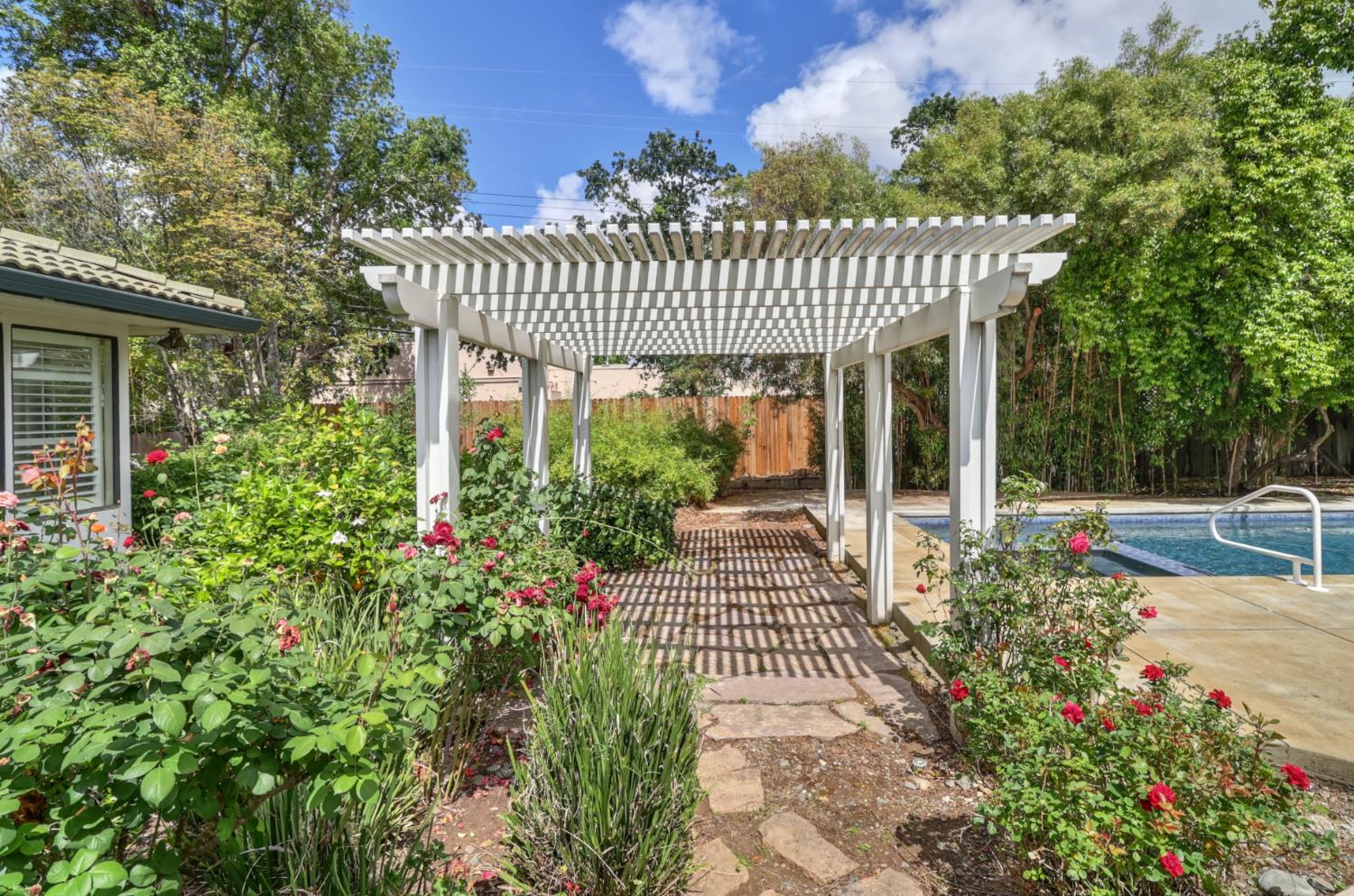 Active, 4 Bedrooms, 3 Bathrooms, Single Family Home, Carmichael, Del Dayo Estates, 1501 Elsdon Cir, Carmichael, CA 95608-6014, Beth Christensen, Dunnigan Realtors, Top Agent