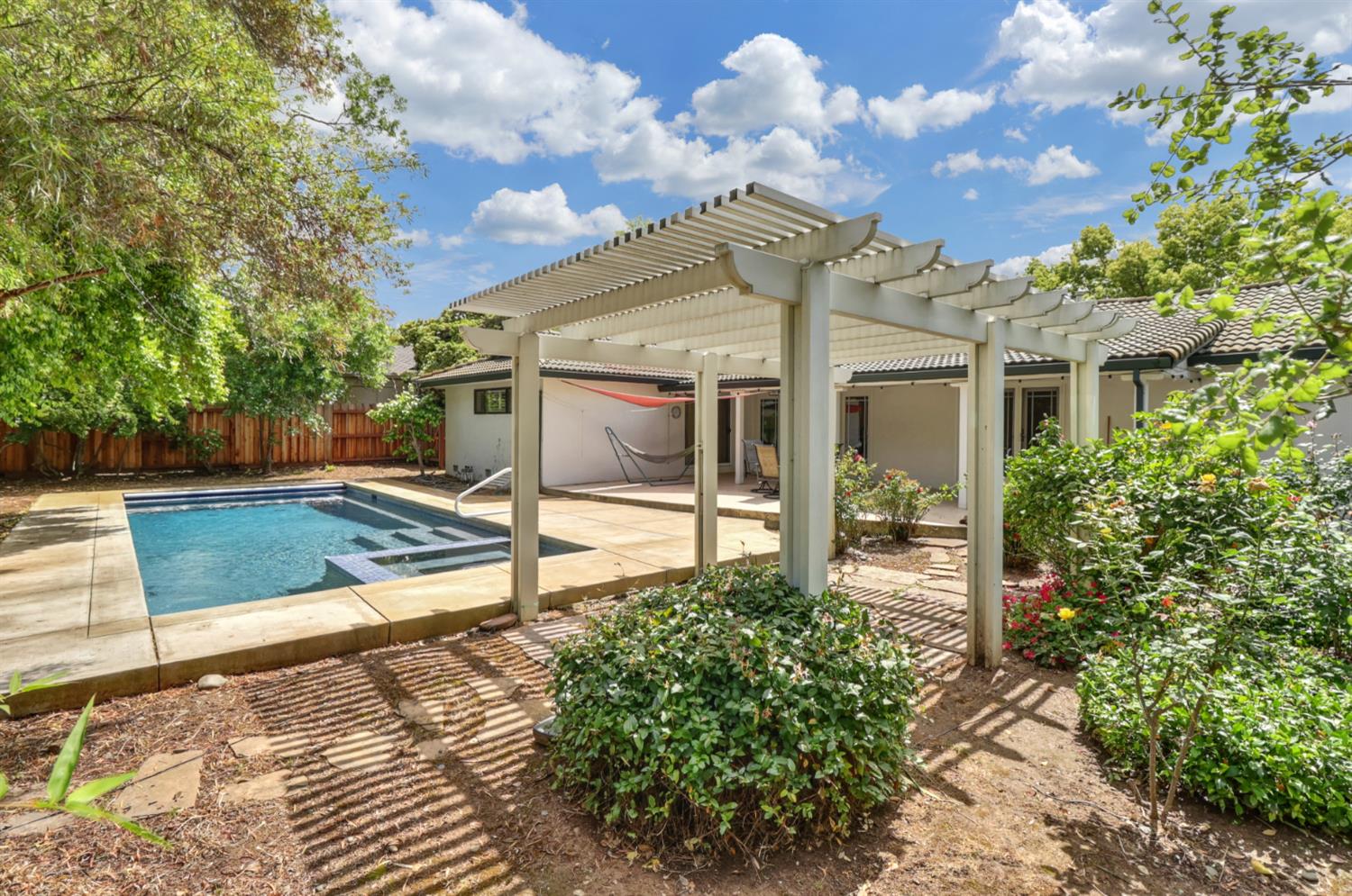 Active, 4 Bedrooms, 3 Bathrooms, Single Family Home, Carmichael, Del Dayo Estates, 1501 Elsdon Cir, Carmichael, CA 95608-6014, Beth Christensen, Dunnigan Realtors, Top Agent