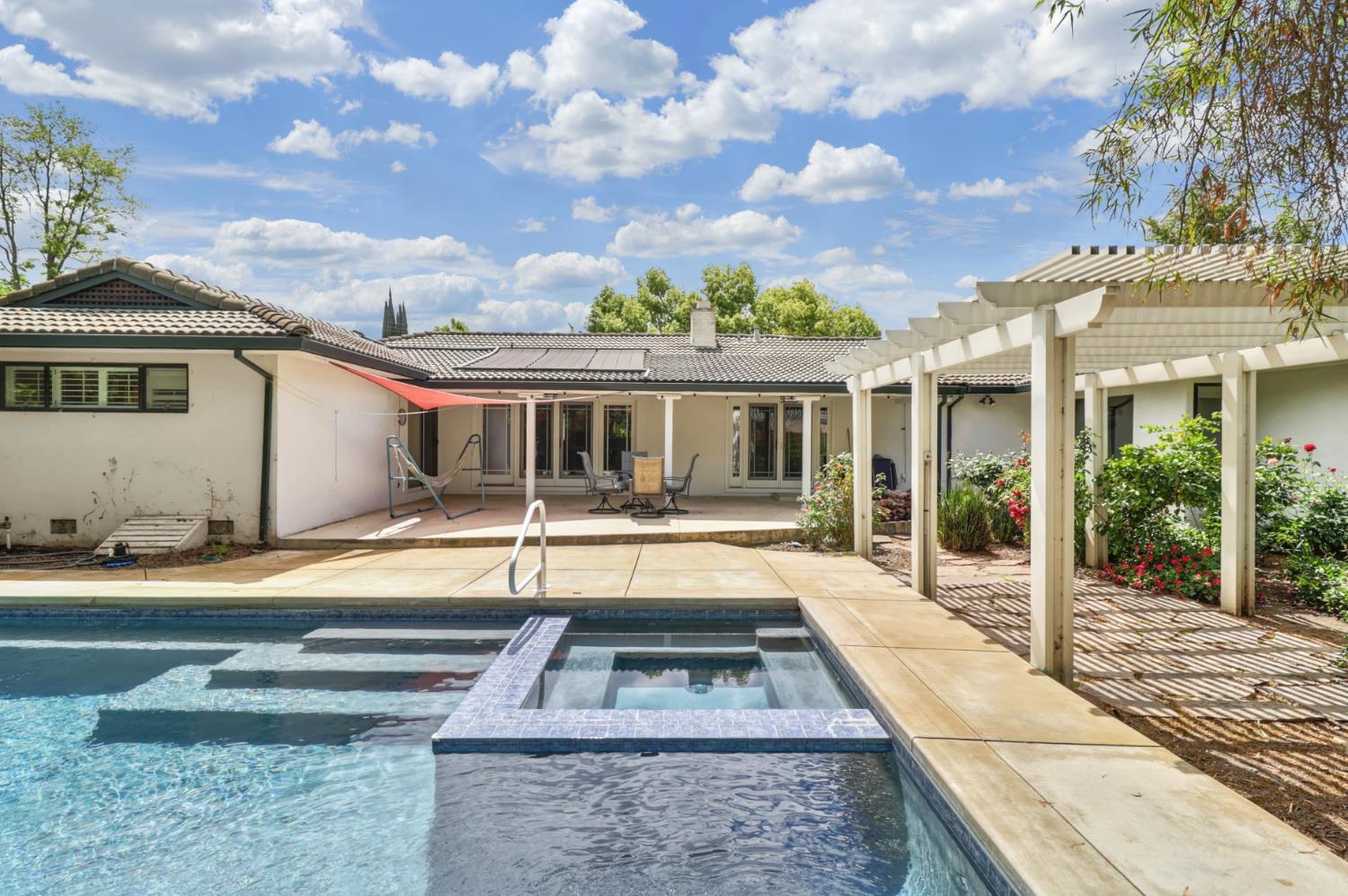 Active, 4 Bedrooms, 3 Bathrooms, Single Family Home, Carmichael, Del Dayo Estates, 1501 Elsdon Cir, Carmichael, CA 95608-6014, Beth Christensen, Dunnigan Realtors, Top Agent