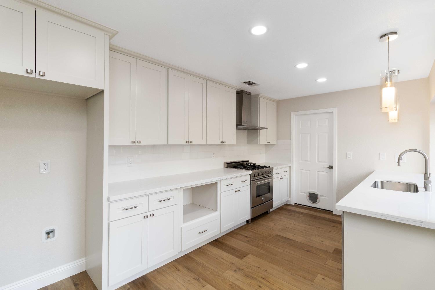 Pending, 3 Bedrooms, 2 Bathrooms, Single Family Home, Sacto Arden/Arcade Creek/Vicinity, 1006 Dunbarton Cir, Sacramento, CA 95825, Beth Christensen, Dunnigan Realtors, Top Agent