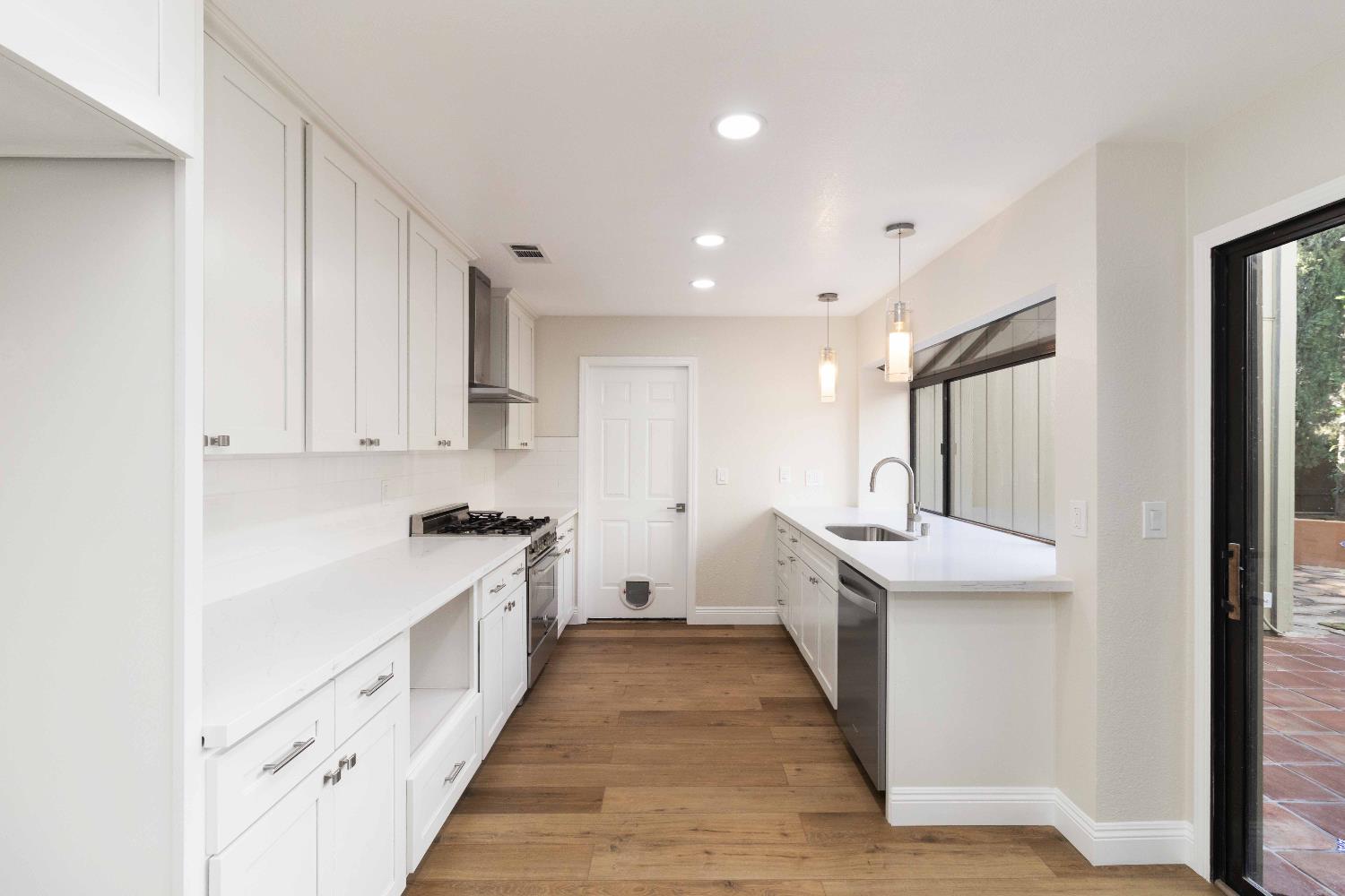 Pending, 3 Bedrooms, 2 Bathrooms, Single Family Home, Sacto Arden/Arcade Creek/Vicinity, 1006 Dunbarton Cir, Sacramento, CA 95825, Beth Christensen, Dunnigan Realtors, Top Agent