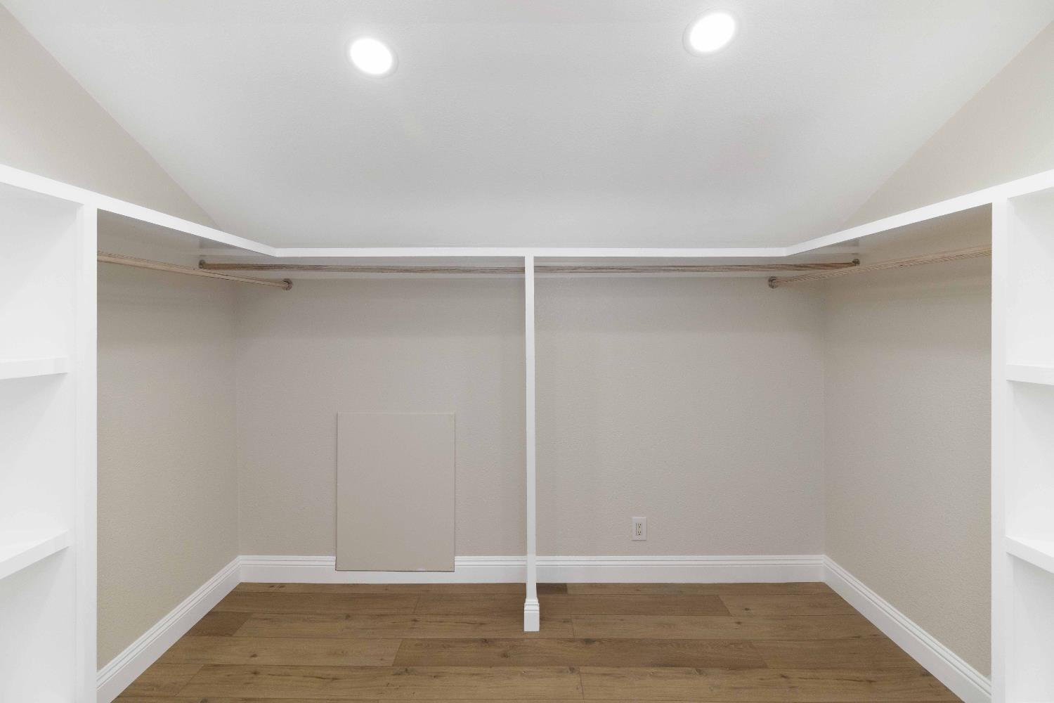 Pending, 3 Bedrooms, 2 Bathrooms, Single Family Home, Sacto Arden/Arcade Creek/Vicinity, 1006 Dunbarton Cir, Sacramento, CA 95825, Beth Christensen, Dunnigan Realtors, Top Agent