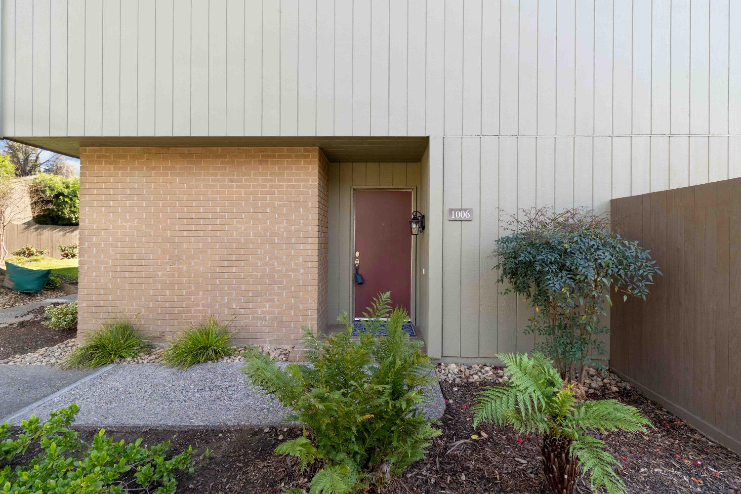 Pending, 3 Bedrooms, 2 Bathrooms, Single Family Home, Sacto Arden/Arcade Creek/Vicinity, 1006 Dunbarton Cir, Sacramento, CA 95825, Beth Christensen, Dunnigan Realtors, Top Agent