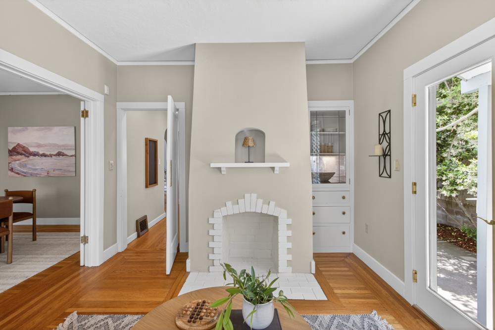 Pending, 3 Bedrooms, 2 Bathrooms, Single Family Home, Sacramento Downtown/Midtown, 721 38th St, Sacramento, CA 95816-3930, Beth Christensen, Dunnigan Realtors, Top Agent