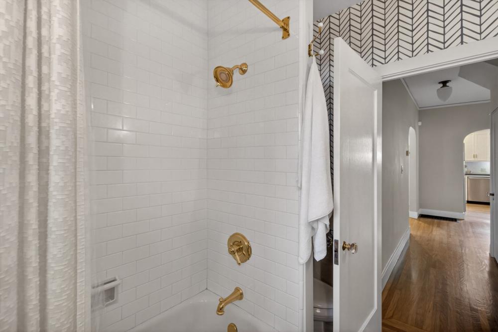 Pending, 3 Bedrooms, 2 Bathrooms, Single Family Home, Sacramento Downtown/Midtown, 721 38th St, Sacramento, CA 95816-3930, Beth Christensen, Dunnigan Realtors, Top Agent