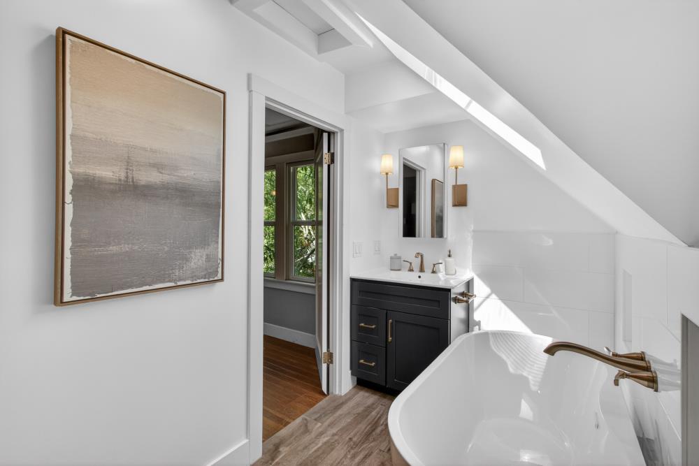 Pending, 3 Bedrooms, 2 Bathrooms, Single Family Home, Sacramento Downtown/Midtown, 721 38th St, Sacramento, CA 95816-3930, Beth Christensen, Dunnigan Realtors, Top Agent