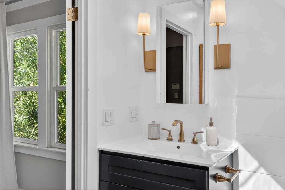 Pending, 3 Bedrooms, 2 Bathrooms, Single Family Home, Sacramento Downtown/Midtown, 721 38th St, Sacramento, CA 95816-3930, Beth Christensen, Dunnigan Realtors, Top Agent