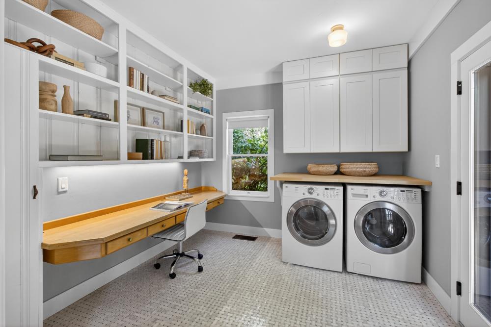 Pending, 3 Bedrooms, 2 Bathrooms, Single Family Home, Sacramento Downtown/Midtown, 721 38th St, Sacramento, CA 95816-3930, Beth Christensen, Dunnigan Realtors, Top Agent