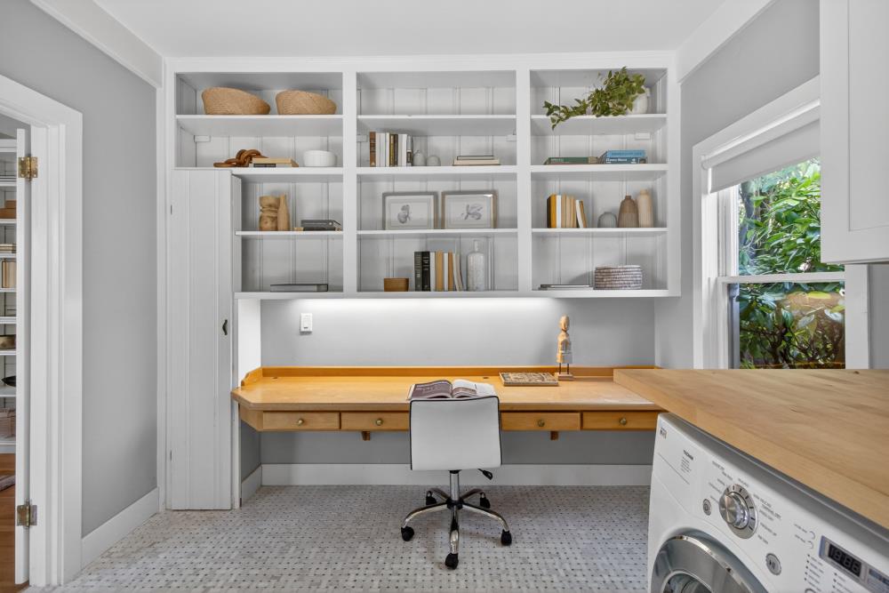 Pending, 3 Bedrooms, 2 Bathrooms, Single Family Home, Sacramento Downtown/Midtown, 721 38th St, Sacramento, CA 95816-3930, Beth Christensen, Dunnigan Realtors, Top Agent