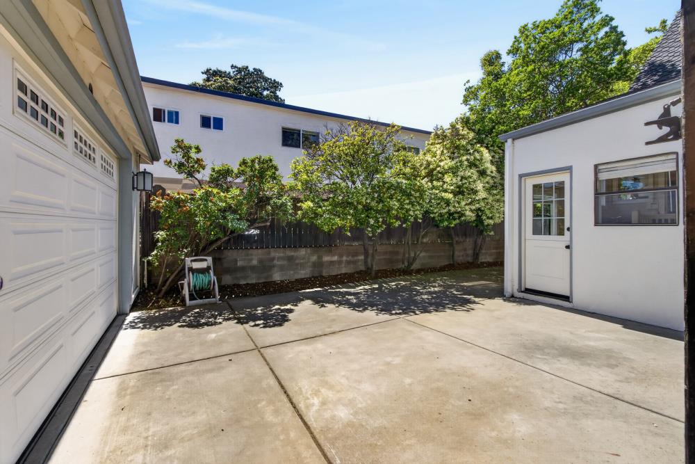 Pending, 3 Bedrooms, 2 Bathrooms, Single Family Home, Sacramento Downtown/Midtown, 721 38th St, Sacramento, CA 95816-3930, Beth Christensen, Dunnigan Realtors, Top Agent