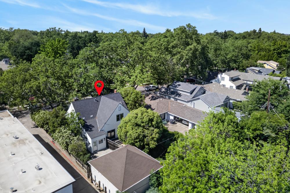 Pending, 3 Bedrooms, 2 Bathrooms, Single Family Home, Sacramento Downtown/Midtown, 721 38th St, Sacramento, CA 95816-3930, Beth Christensen, Dunnigan Realtors, Top Agent