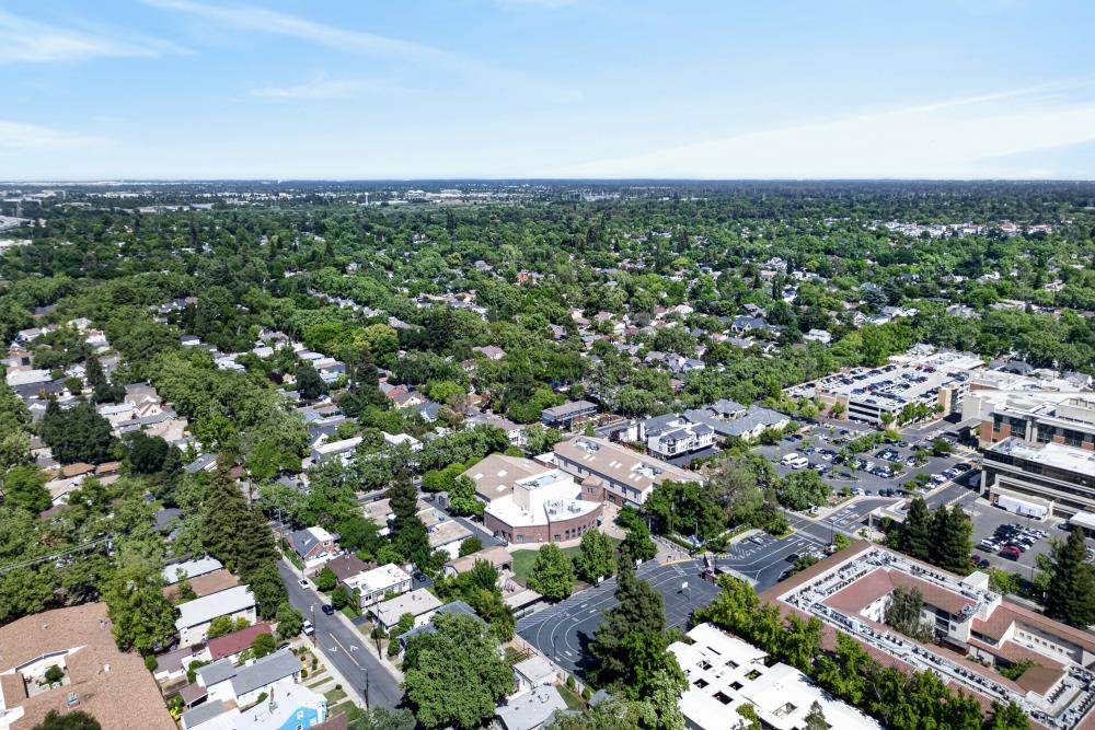 Pending, 3 Bedrooms, 2 Bathrooms, Single Family Home, Sacramento Downtown/Midtown, 721 38th St, Sacramento, CA 95816-3930, Beth Christensen, Dunnigan Realtors, Top Agent