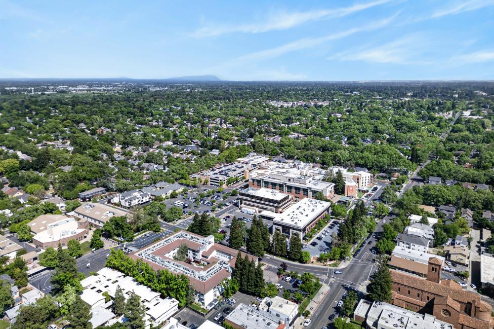 Pending, 3 Bedrooms, 2 Bathrooms, Single Family Home, Sacramento Downtown/Midtown, 721 38th St, Sacramento, CA 95816-3930, Beth Christensen, Dunnigan Realtors, Top Agent