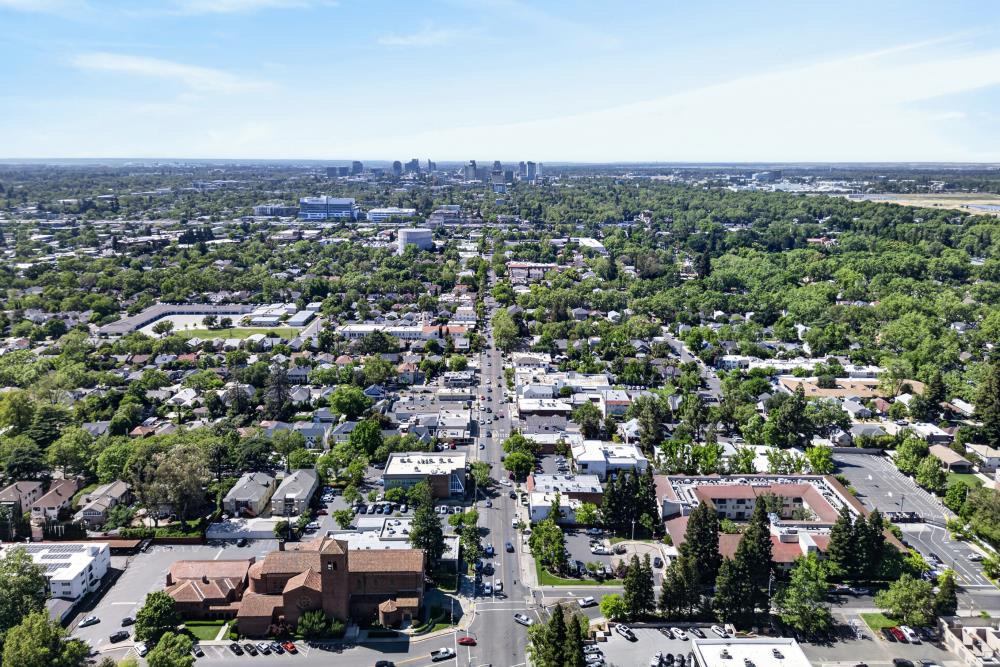 Pending, 3 Bedrooms, 2 Bathrooms, Single Family Home, Sacramento Downtown/Midtown, 721 38th St, Sacramento, CA 95816-3930, Beth Christensen, Dunnigan Realtors, Top Agent