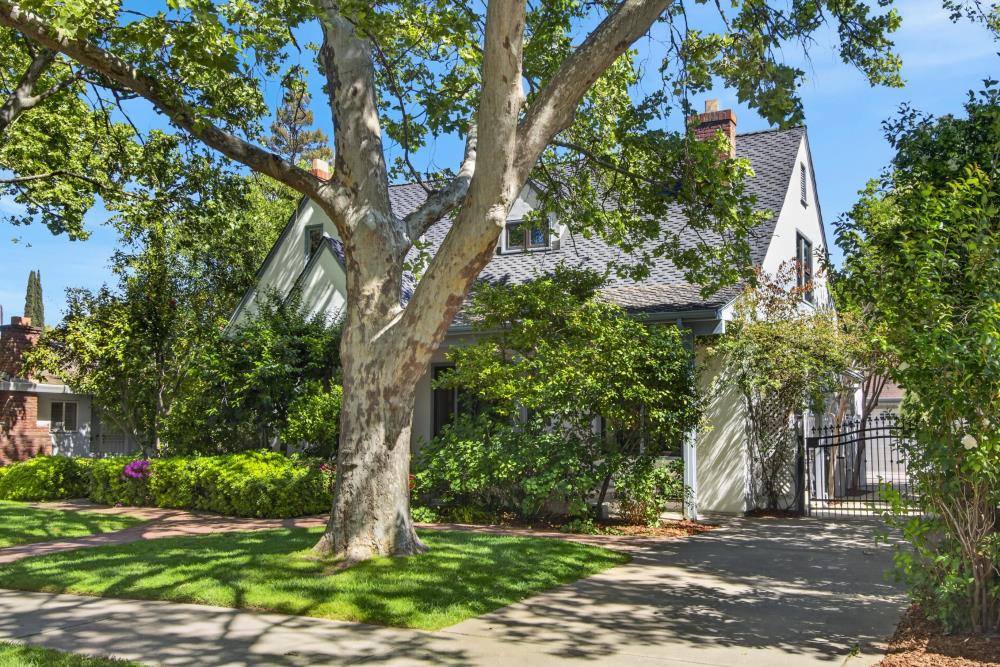 Pending, 3 Bedrooms, 2 Bathrooms, Single Family Home, Sacramento Downtown/Midtown, 721 38th St, Sacramento, CA 95816-3930, Beth Christensen, Dunnigan Realtors, Top Agent