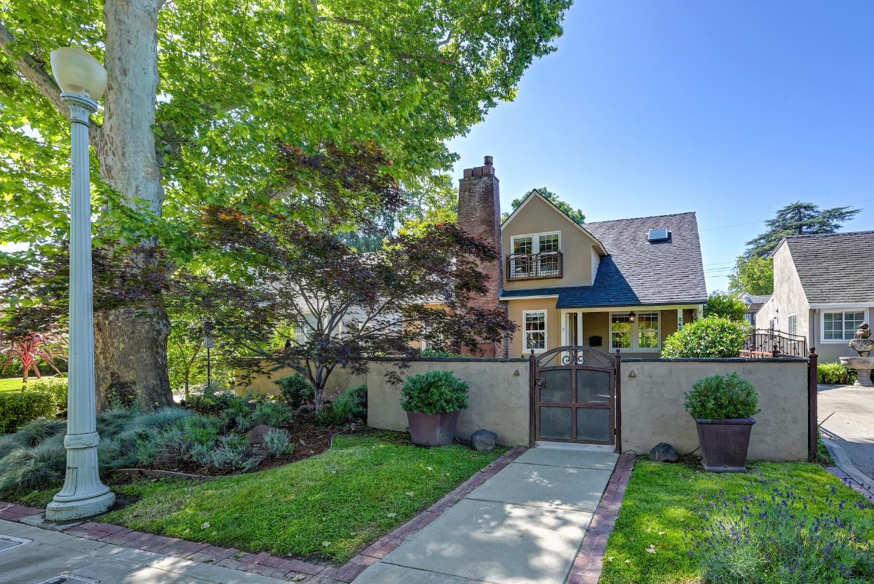 Pending, 3 Bedrooms, 2 Bathrooms, Single Family Home, Sacramento Land Park/Curtis Park, 2686 Donner Way, Sacramento, CA 95818-3935, Nathan Sherman, Dunnigan Realtors, Top Agent