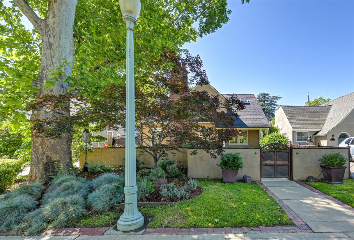 Pending, 3 Bedrooms, 2 Bathrooms, Single Family Home, Sacramento Land Park/Curtis Park, 2686 Donner Way, Sacramento, CA 95818-3935, Nathan Sherman, Dunnigan Realtors, Top Agent