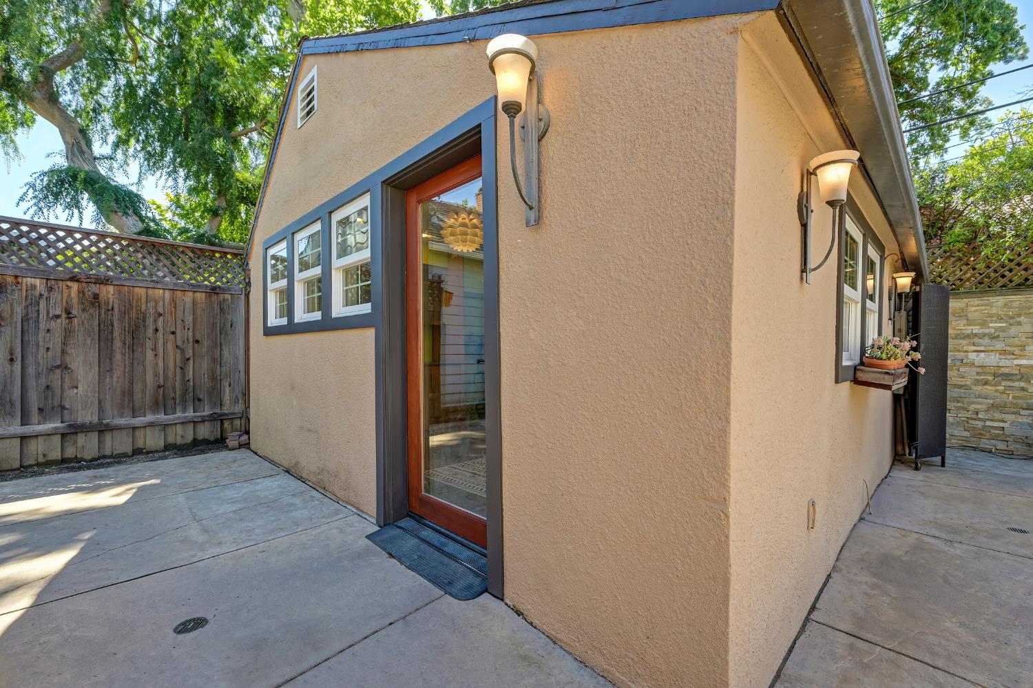 Pending, 3 Bedrooms, 2 Bathrooms, Single Family Home, Sacramento Land Park/Curtis Park, 2686 Donner Way, Sacramento, CA 95818-3935, Nathan Sherman, Dunnigan Realtors, Top Agent