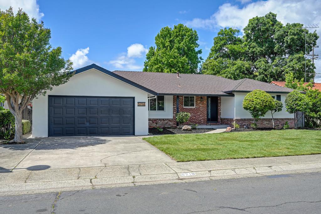 Active, 4 Bedrooms, 3 Bathrooms, Single Family Home, Sacto South Land Park/Greenhaven, 5716 Lonsdale Dr, Sacramento, CA 95822-2428, Beth Christensen, Dunnigan Realtors, Top Agent
