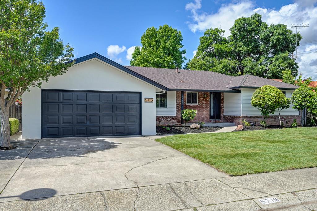 Active, 4 Bedrooms, 3 Bathrooms, Single Family Home, Sacto South Land Park/Greenhaven, 5716 Lonsdale Dr, Sacramento, CA 95822-2428, Beth Christensen, Dunnigan Realtors, Top Agent