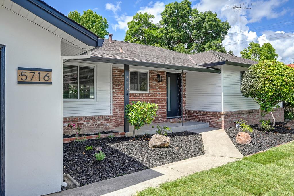 Active, 4 Bedrooms, 3 Bathrooms, Single Family Home, Sacto South Land Park/Greenhaven, 5716 Lonsdale Dr, Sacramento, CA 95822-2428, Beth Christensen, Dunnigan Realtors, Top Agent