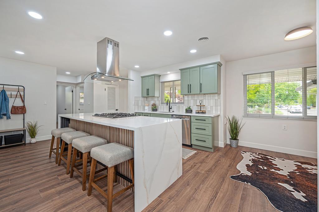 Active, 4 Bedrooms, 3 Bathrooms, Single Family Home, Sacto South Land Park/Greenhaven, 5716 Lonsdale Dr, Sacramento, CA 95822-2428, Beth Christensen, Dunnigan Realtors, Top Agent