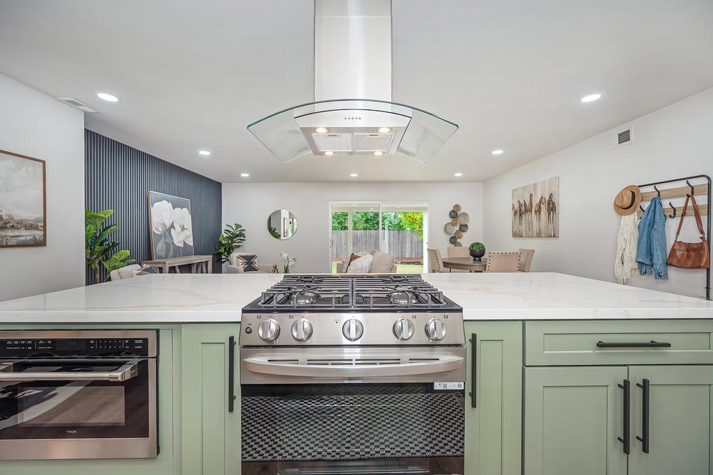 Active, 4 Bedrooms, 3 Bathrooms, Single Family Home, Sacto South Land Park/Greenhaven, 5716 Lonsdale Dr, Sacramento, CA 95822-2428, Beth Christensen, Dunnigan Realtors, Top Agent