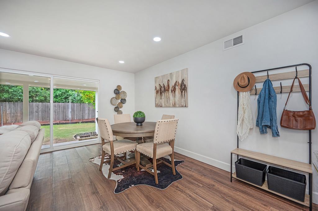 Active, 4 Bedrooms, 3 Bathrooms, Single Family Home, Sacto South Land Park/Greenhaven, 5716 Lonsdale Dr, Sacramento, CA 95822-2428, Beth Christensen, Dunnigan Realtors, Top Agent