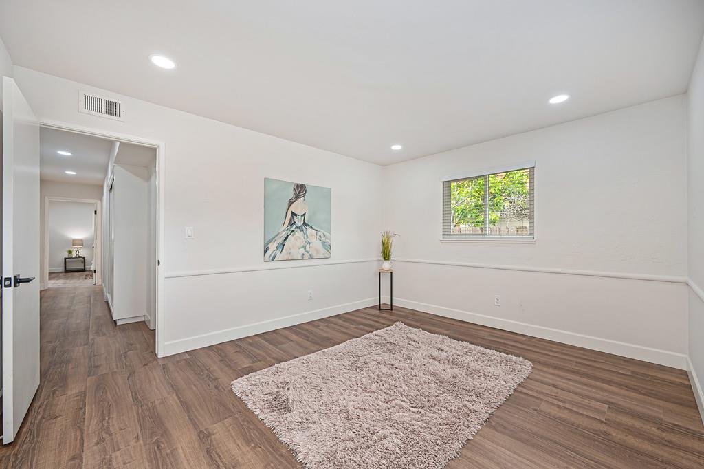 Active, 4 Bedrooms, 3 Bathrooms, Single Family Home, Sacto South Land Park/Greenhaven, 5716 Lonsdale Dr, Sacramento, CA 95822-2428, Beth Christensen, Dunnigan Realtors, Top Agent