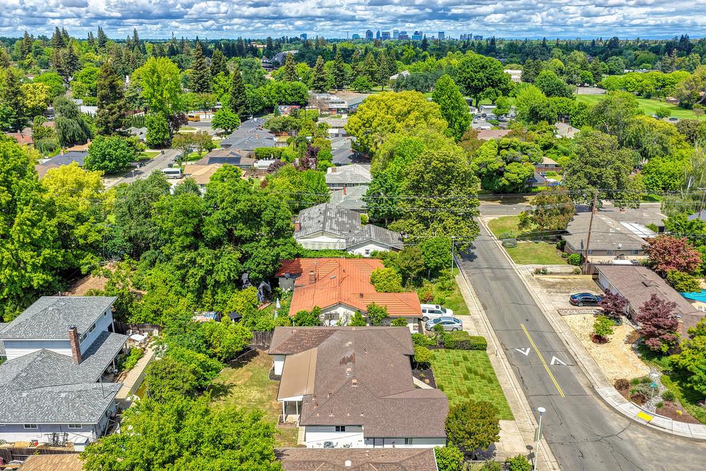 Active, 4 Bedrooms, 3 Bathrooms, Single Family Home, Sacto South Land Park/Greenhaven, 5716 Lonsdale Dr, Sacramento, CA 95822-2428, Beth Christensen, Dunnigan Realtors, Top Agent
