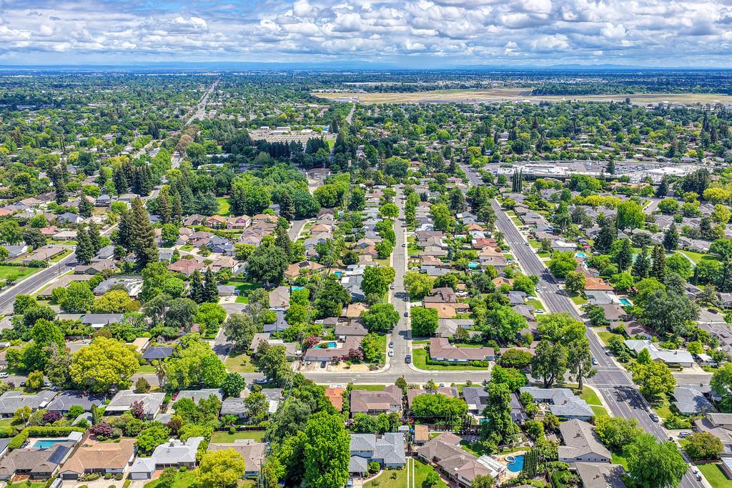 Active, 4 Bedrooms, 3 Bathrooms, Single Family Home, Sacto South Land Park/Greenhaven, 5716 Lonsdale Dr, Sacramento, CA 95822-2428, Beth Christensen, Dunnigan Realtors, Top Agent