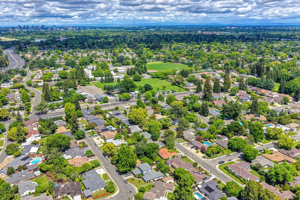 Active, 4 Bedrooms, 3 Bathrooms, Single Family Home, Sacto South Land Park/Greenhaven, 5716 Lonsdale Dr, Sacramento, CA 95822-2428, Beth Christensen, Dunnigan Realtors, Top Agent