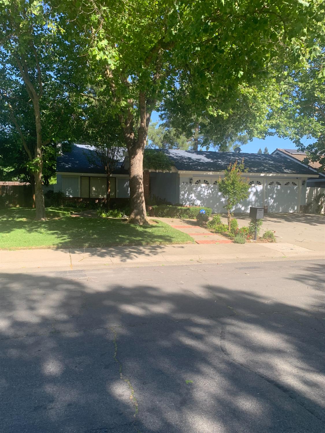 Pending, 3 Bedrooms, 2 Bathrooms, Single Family Home, Sacto So Land Park/Greenhaven, 7451 W Desertwind Way, Sacramento, CA 95831, Beth Christensen, Dunnigan Realtors, Top Agent