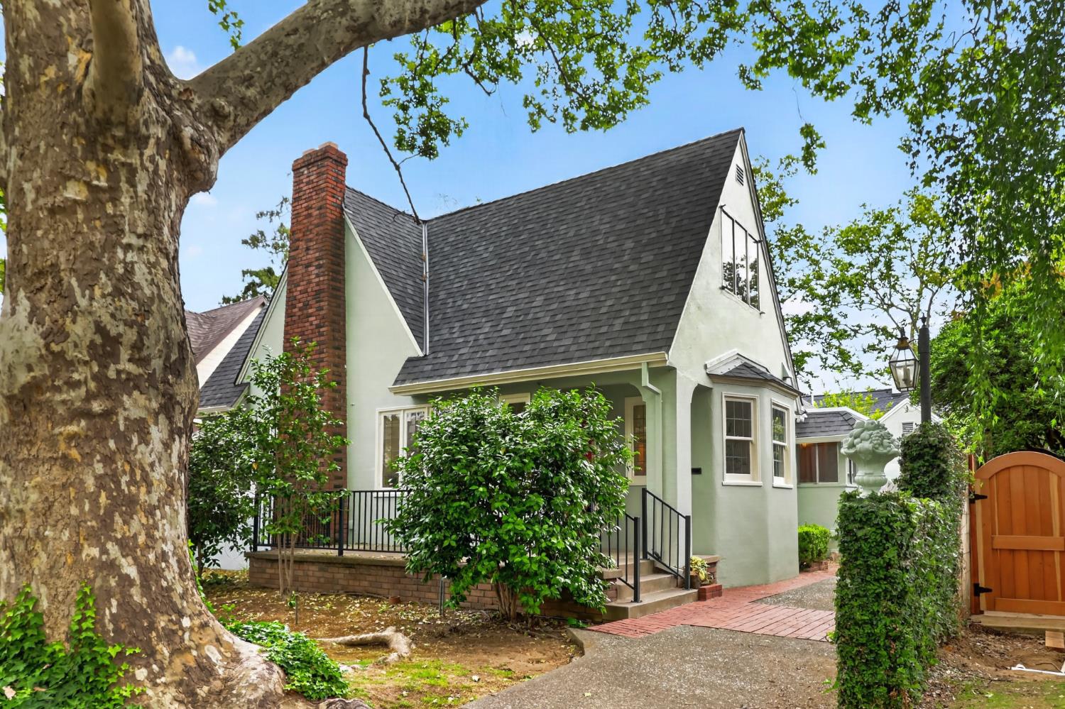 Active, 3 Bedrooms, 2 Bathrooms, Single Family Home, East Sacramento & Vicinity, 939 44th St, Sacramento, CA 95819-3405, Nathan Sherman, Dunnigan Realtors, Top Agent Active, 3 Bedrooms, 2 Bathrooms, Single Family Home, East Sacramento & Vicinity, 939 44th St, Sacramento, CA 95819-3405, Nathan Sherman, Dunnigan Realtors, Top Agent