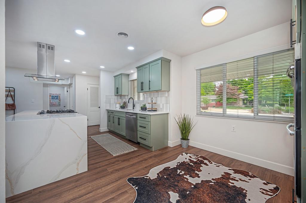 Pending, 4 Bedrooms, 3 Bathrooms, Single Family Home, Sacto South Land Park/Greenhaven, 5716 Lonsdale Dr, Sacramento, CA 95822-2428, Beth Christensen, Dunnigan Realtors, Top Agent